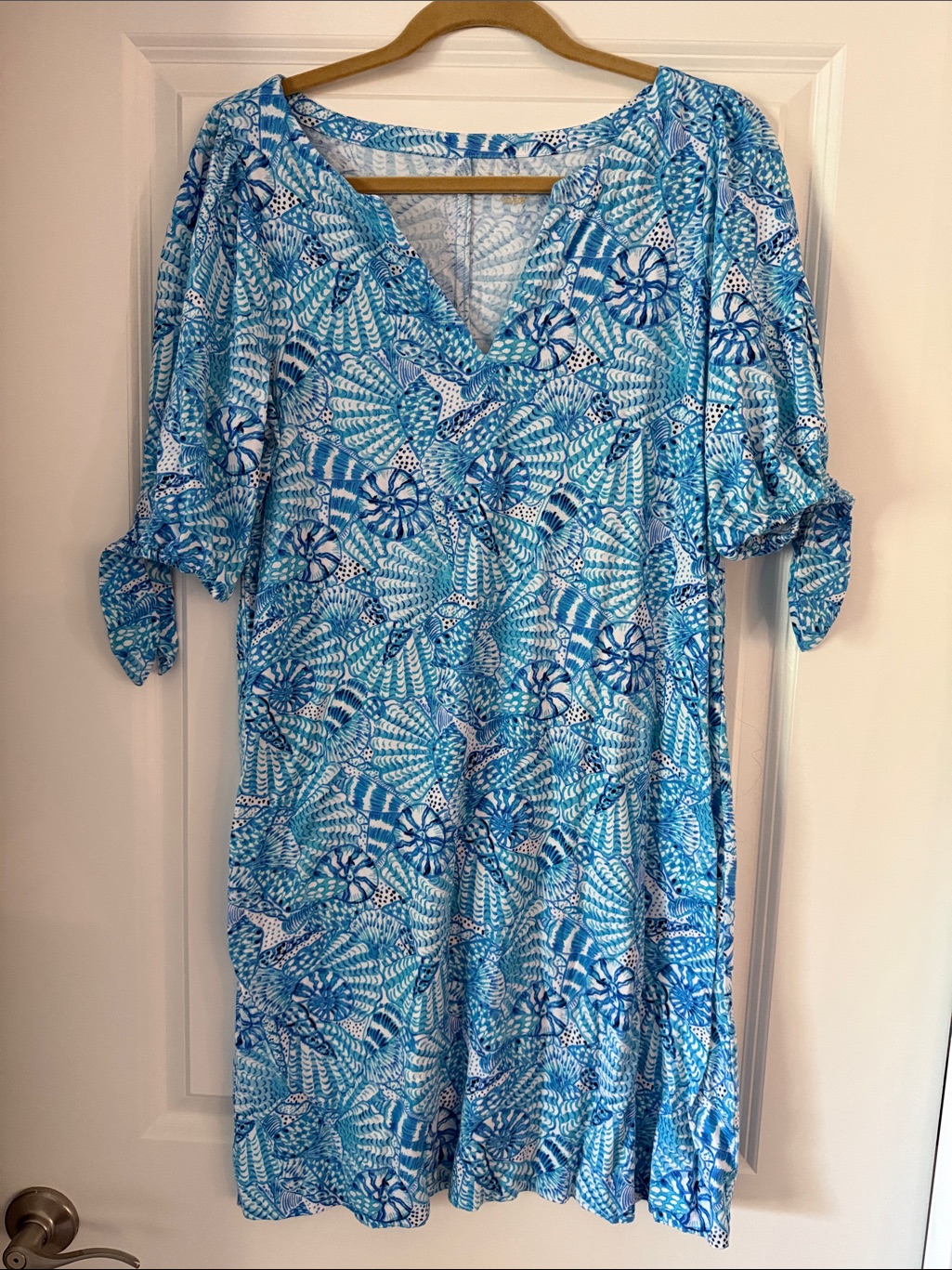 Never Worn! Lilly Pulitzer Blue Patterned V-Neck Women's Dress